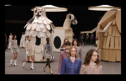 تصميم الأزياء السينمائية: الدراما والأناقة في تصوير الأزياء