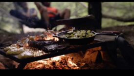 حرف الطهي للطهي في الهواء الطلق: مغامرات الشوي والشواء