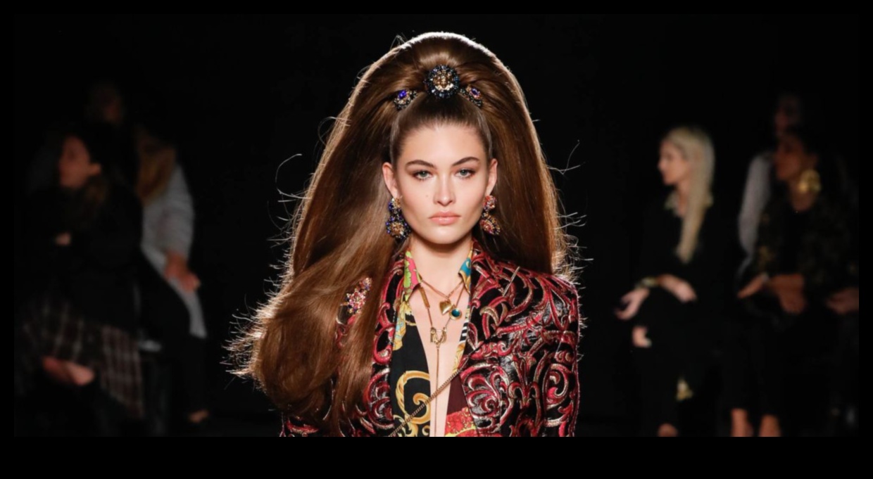 من يحكم شعر المدرج؟ تتبع الأنماط المستوحاة من المشاهير