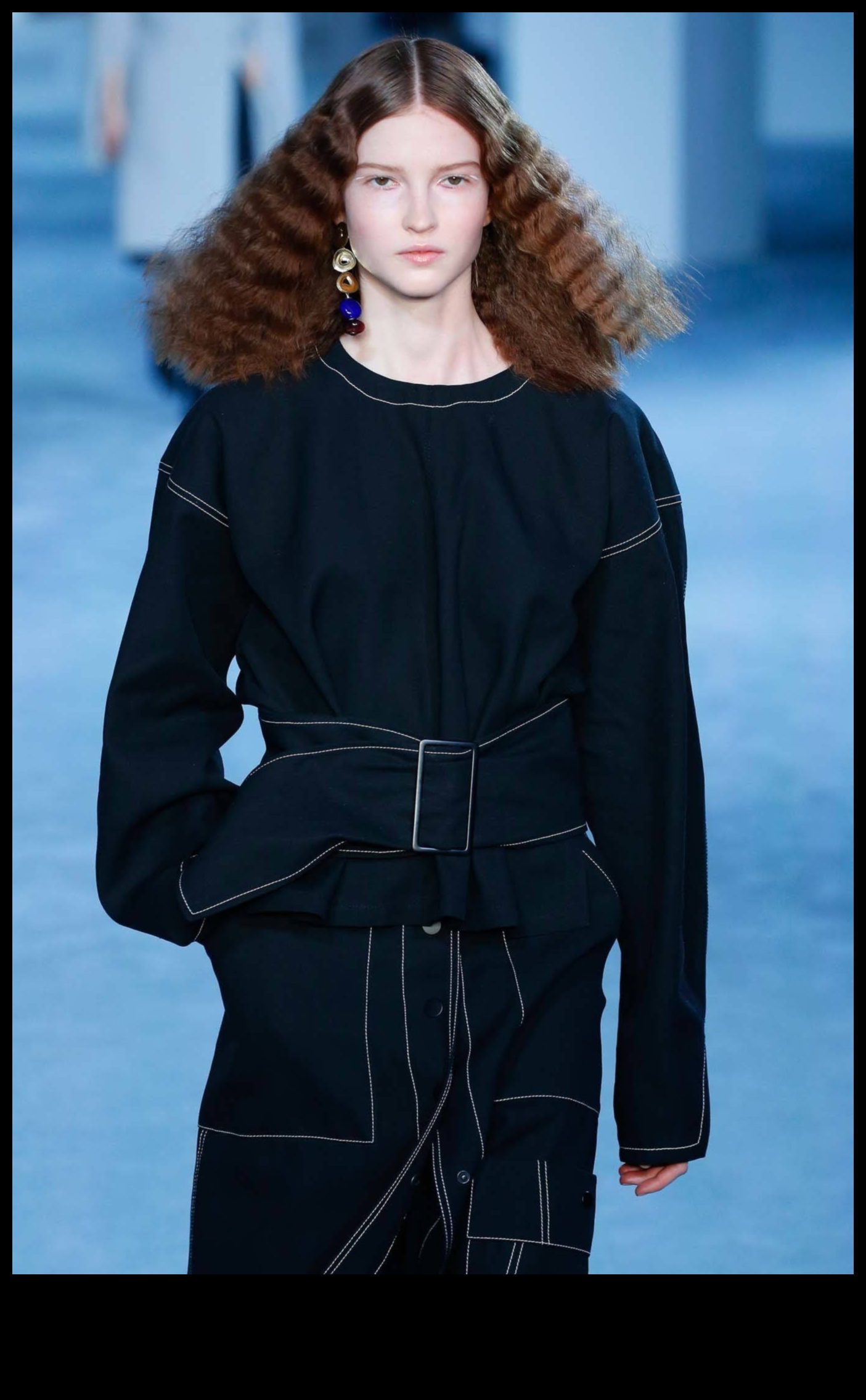 من يحكم شعر المدرج؟ تتبع الأنماط المستوحاة من المشاهير