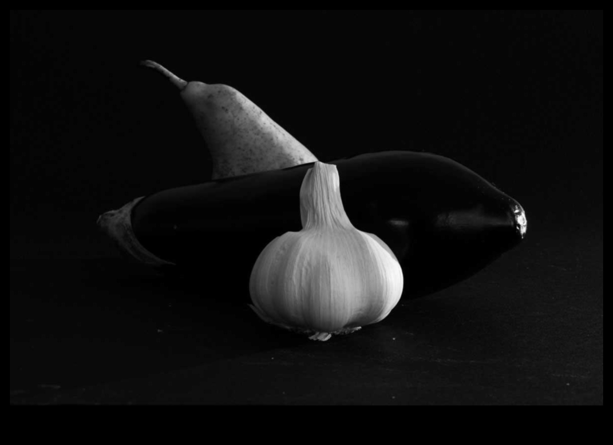 الضوء والظلال: اللعب بالتباين في الحياة الساكنة